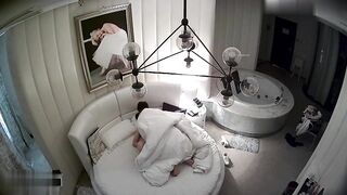 360酒店摄像头偷拍-极品身材白嫩靓妹被男友草嘴