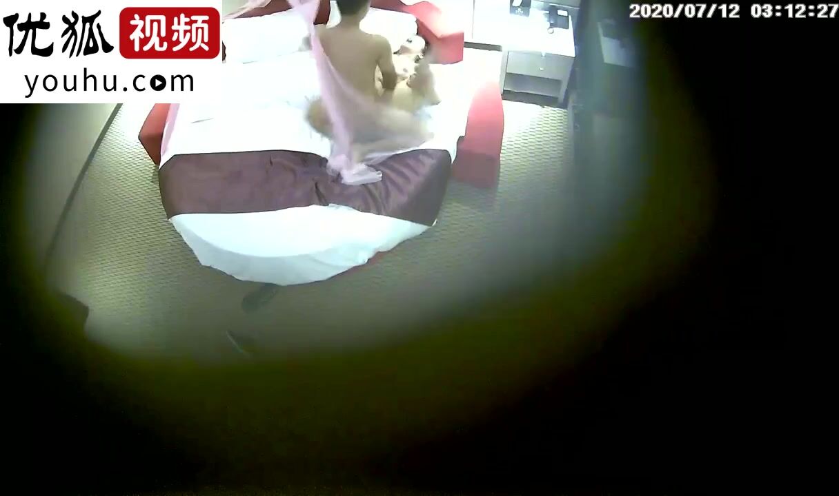 2020-07月最新流出情趣酒店摄像头偷拍来开房的偷情男女听说话广东那边的
