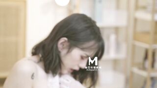 MD-0216_反差淫女初登场-楚梦舒
