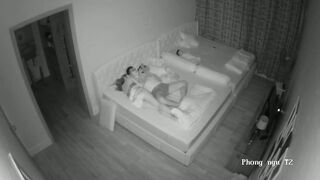 黑客破解家庭摄像头偷拍❤️二胎年轻夫妻的日常性生活不分白天黑夜孩子睡了就干