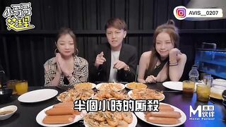 国产麻豆AV节目 台湾街头搭讪达人艾理 约会系列 网美大胃王PK !