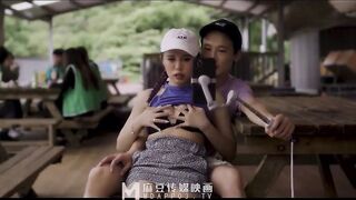 麻豆传媒-性工作者EP3黄播情侣野战实录
